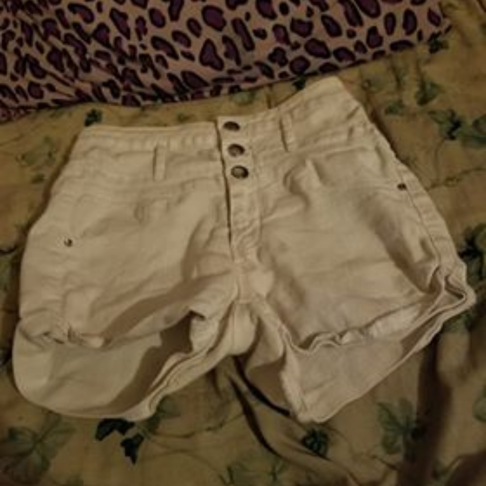 White highwaisted Refuge shorts!